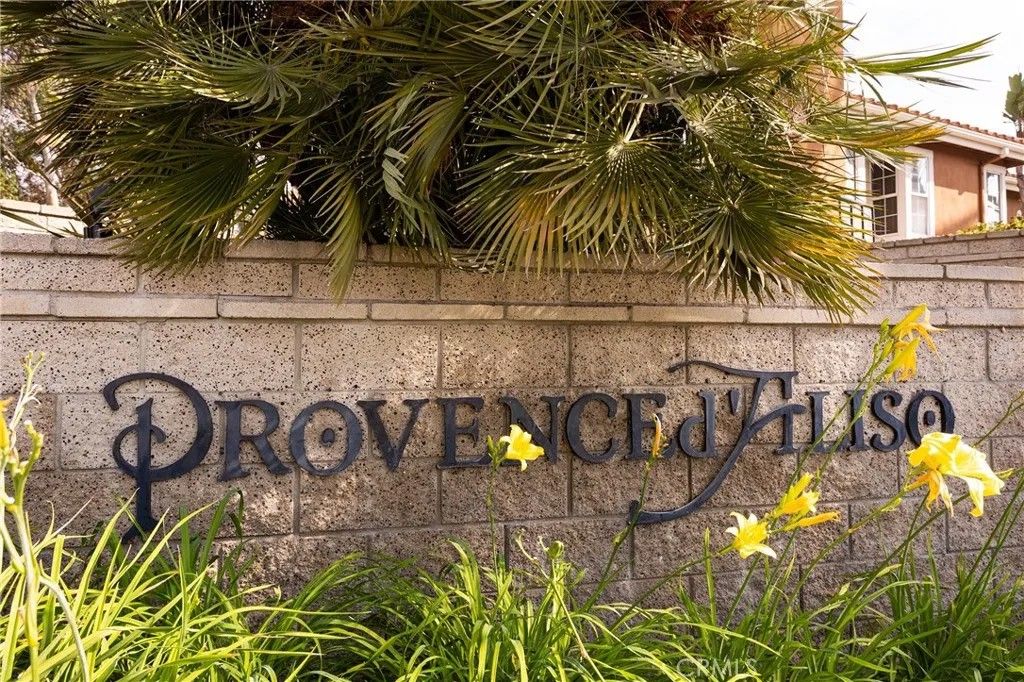 Photo of 171 Matisse Circle #77, Aliso Viejo, CA 92656 (MLS # OC26018302)