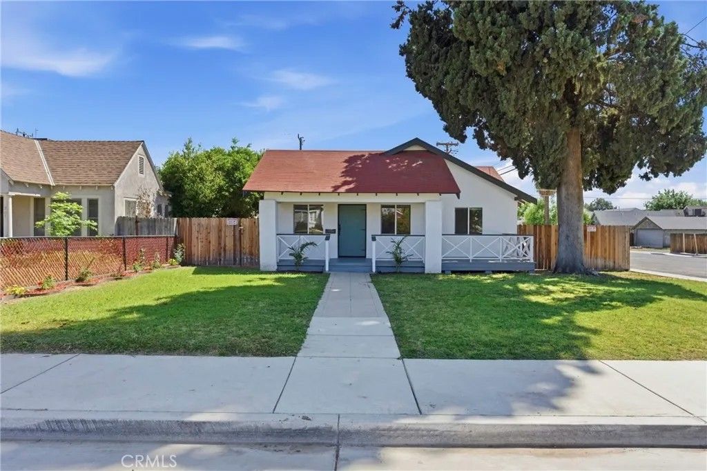 Photo of 201 Lincoln Street, Bakersfield, CA 93305 (MLS # NS26077503)