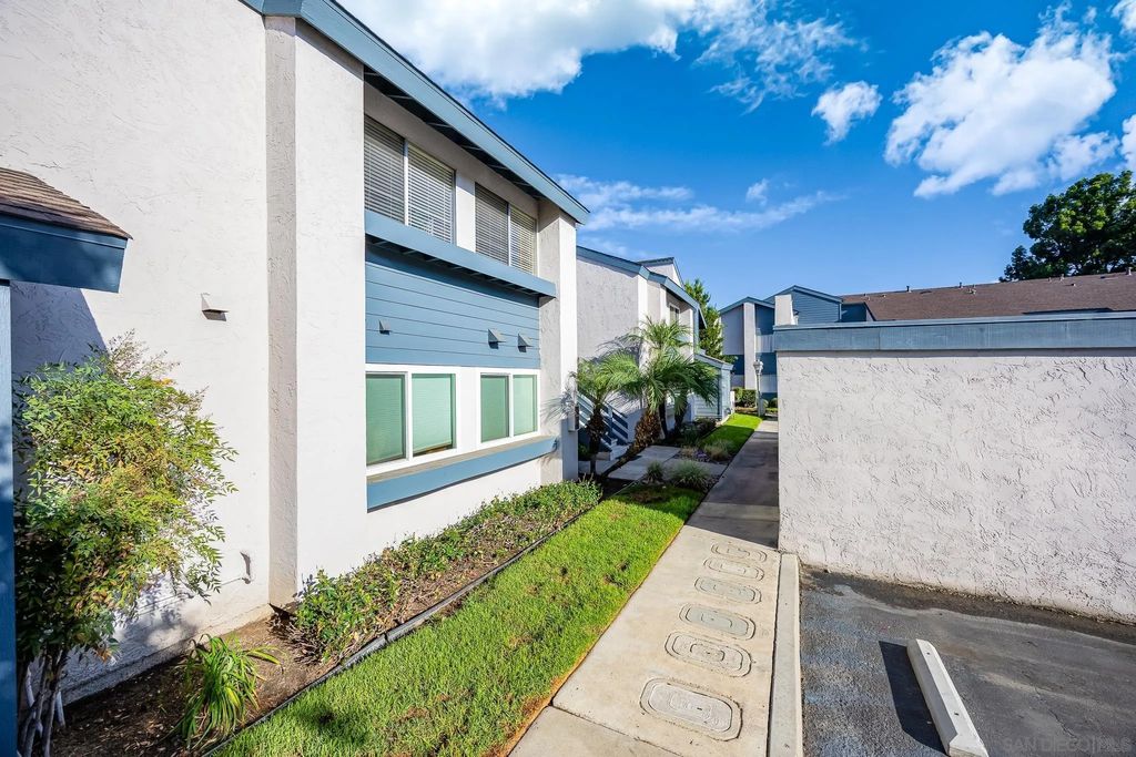 Photo of 1490 Gustavo St #E, El Cajon, CA 92019 (MLS # 250042256)