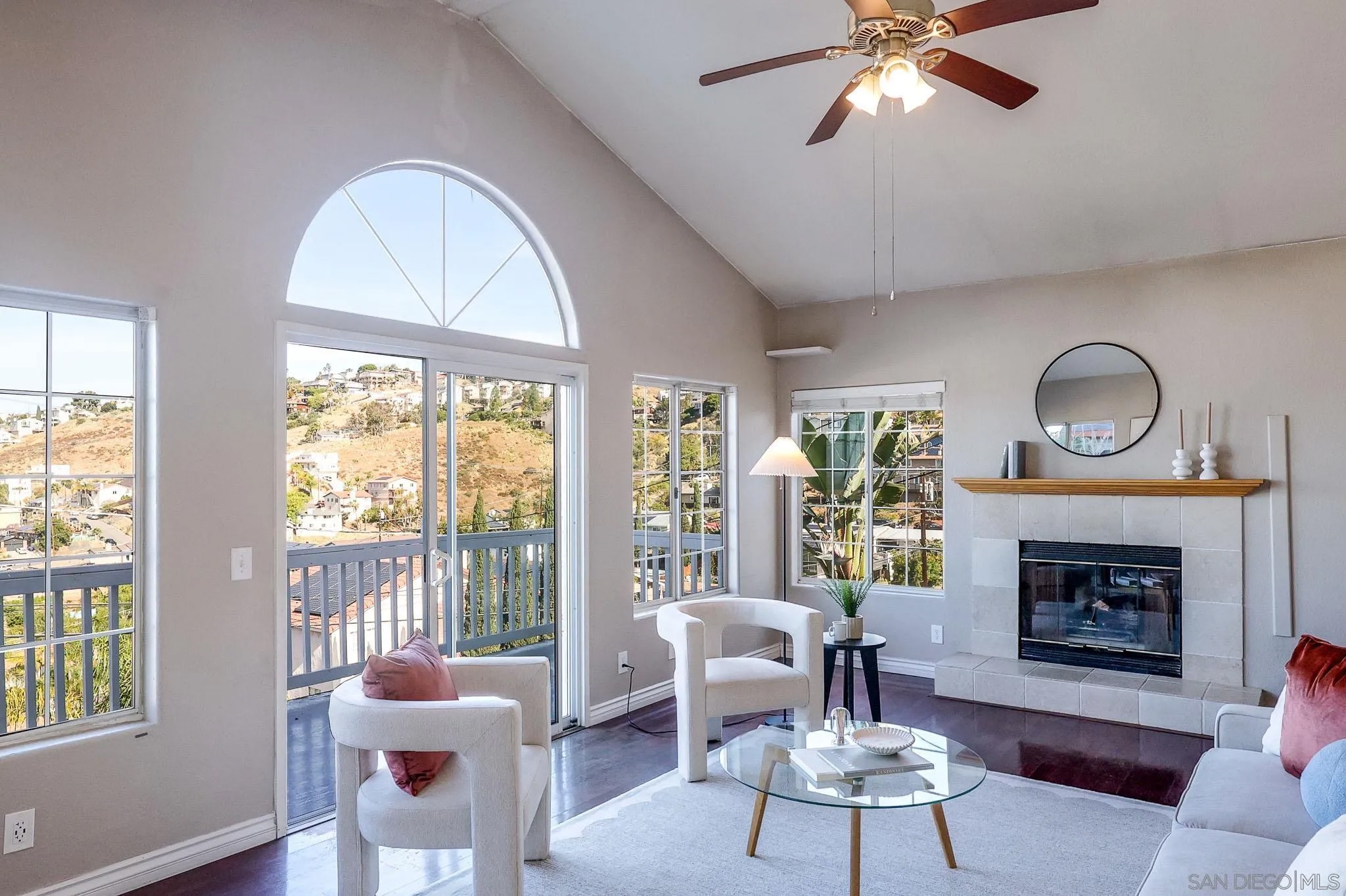 1227 La Mesa Ave