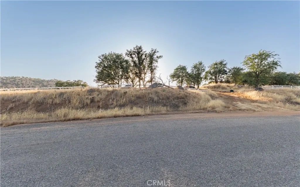 Photo of 16295 Wrangler, Springville, CA 93265 (MLS # FR26041973)