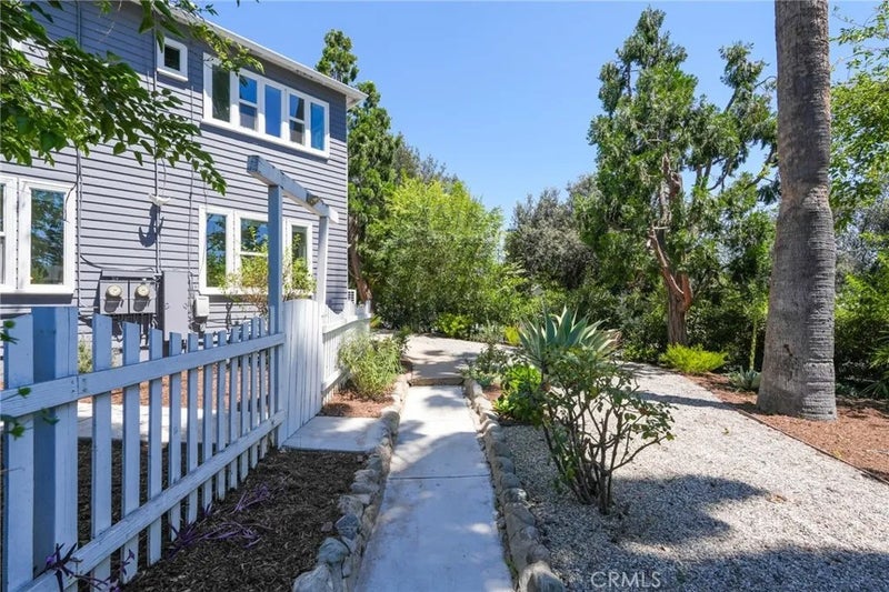229 E Washington