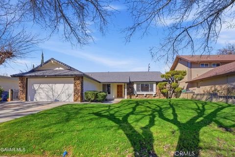 Photo of 1017 E Avenue J5, Lancaster, CA 93535 (MLS # SR26032652)