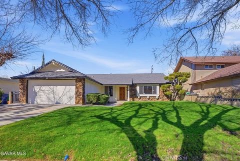 Photo of 1017 E Avenue J5, Lancaster, CA 93535 (MLS # SR26032652)