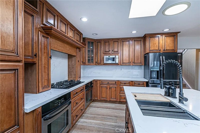 4604 Laurelwood