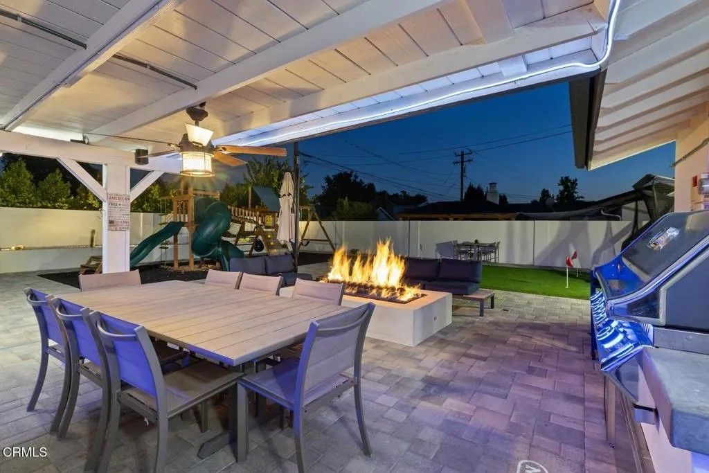 Photo of 1594 Kirk Avenue, Thousand Oaks, CA 91360 (MLS # V1-34789)