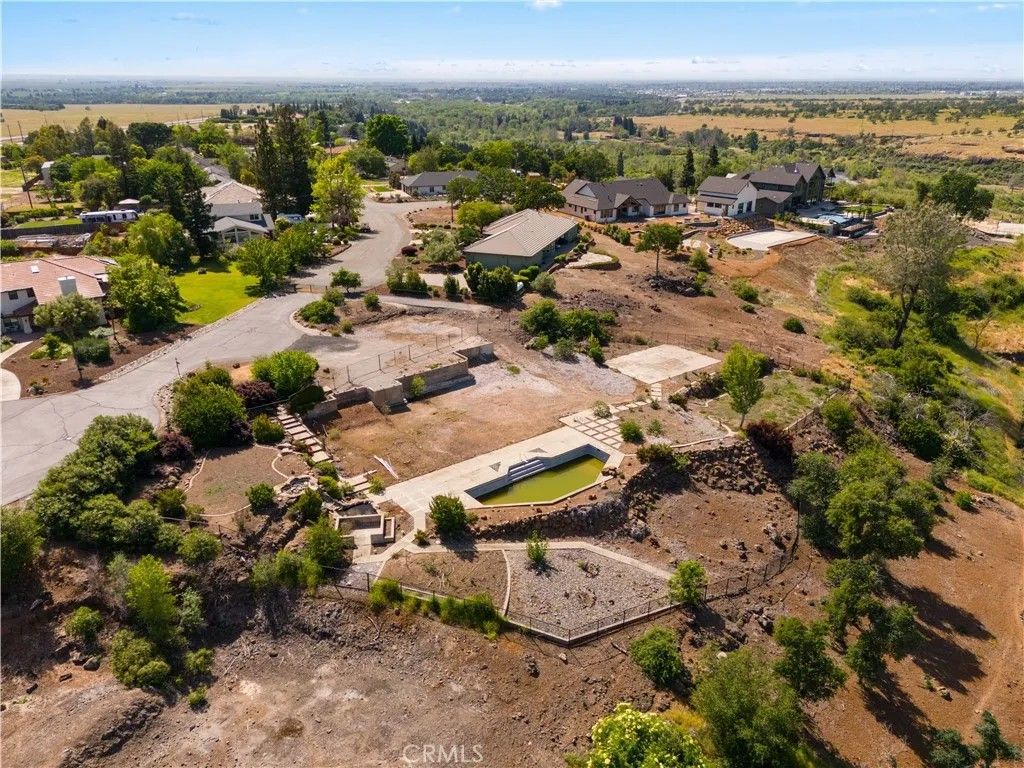 Photo of 15 Eagle Nest, Chico, CA 95928 (MLS # SN26011658)