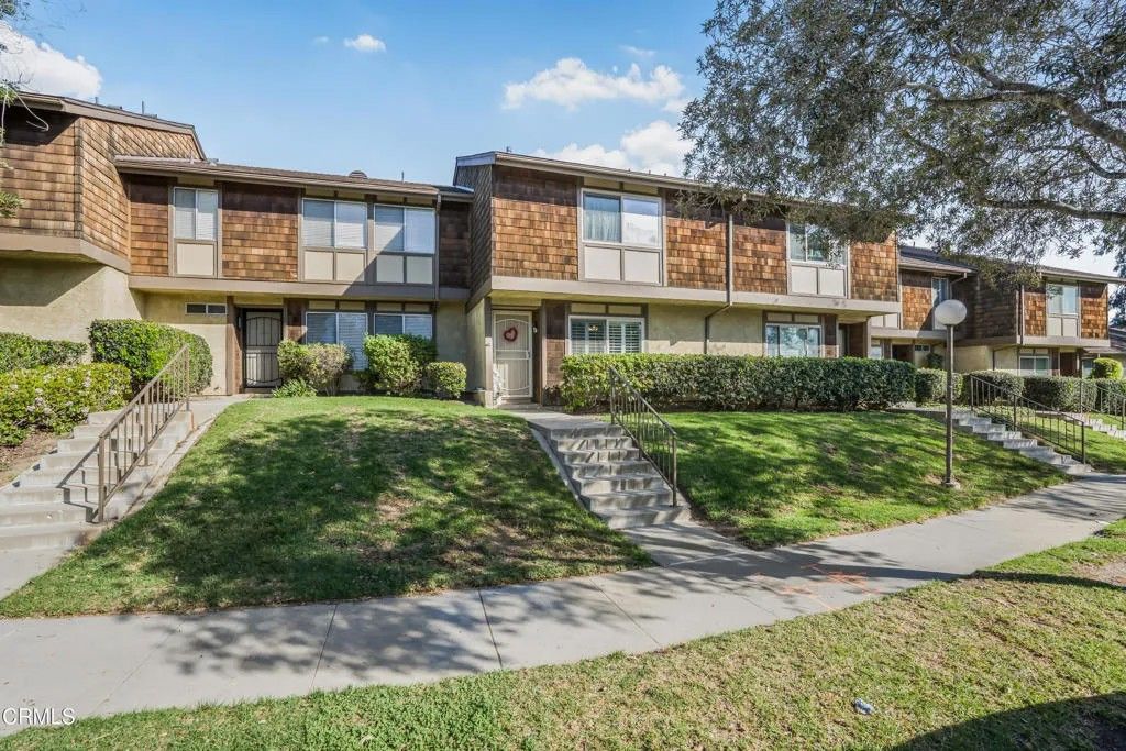 Photo of 1610 Parrot Court, Ventura, CA 93003 (MLS # V1-34773)