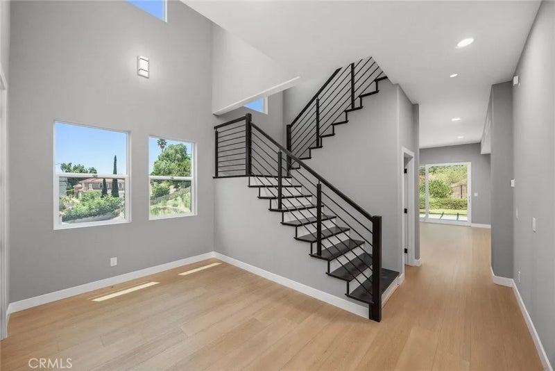 693 Castlehill Drive