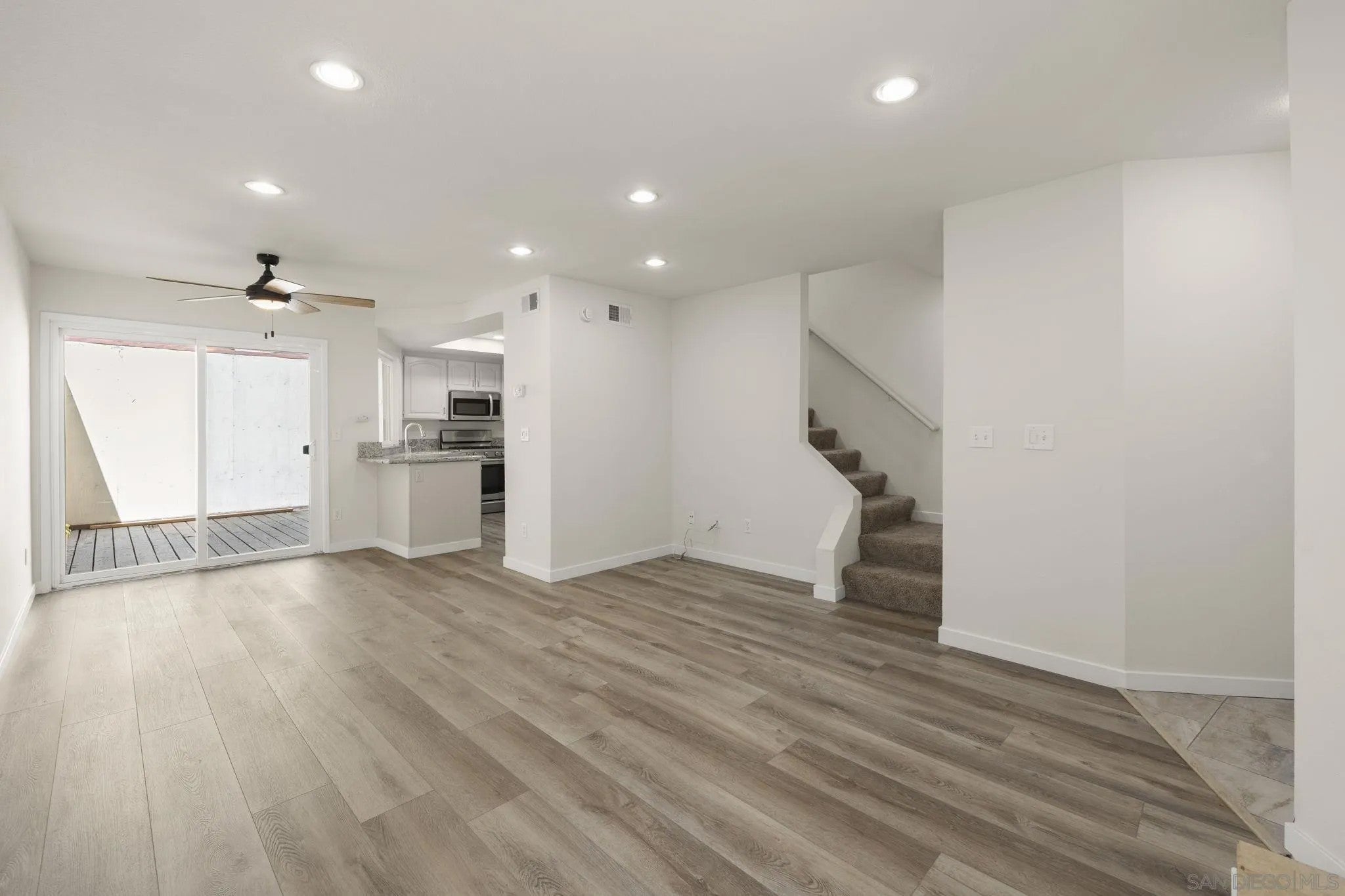 8365 Broadway 22