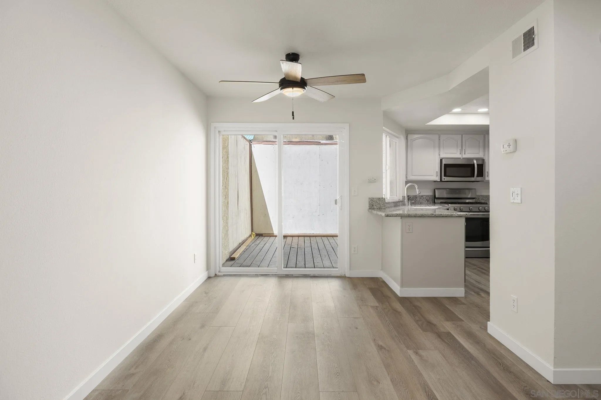 8365 Broadway 22