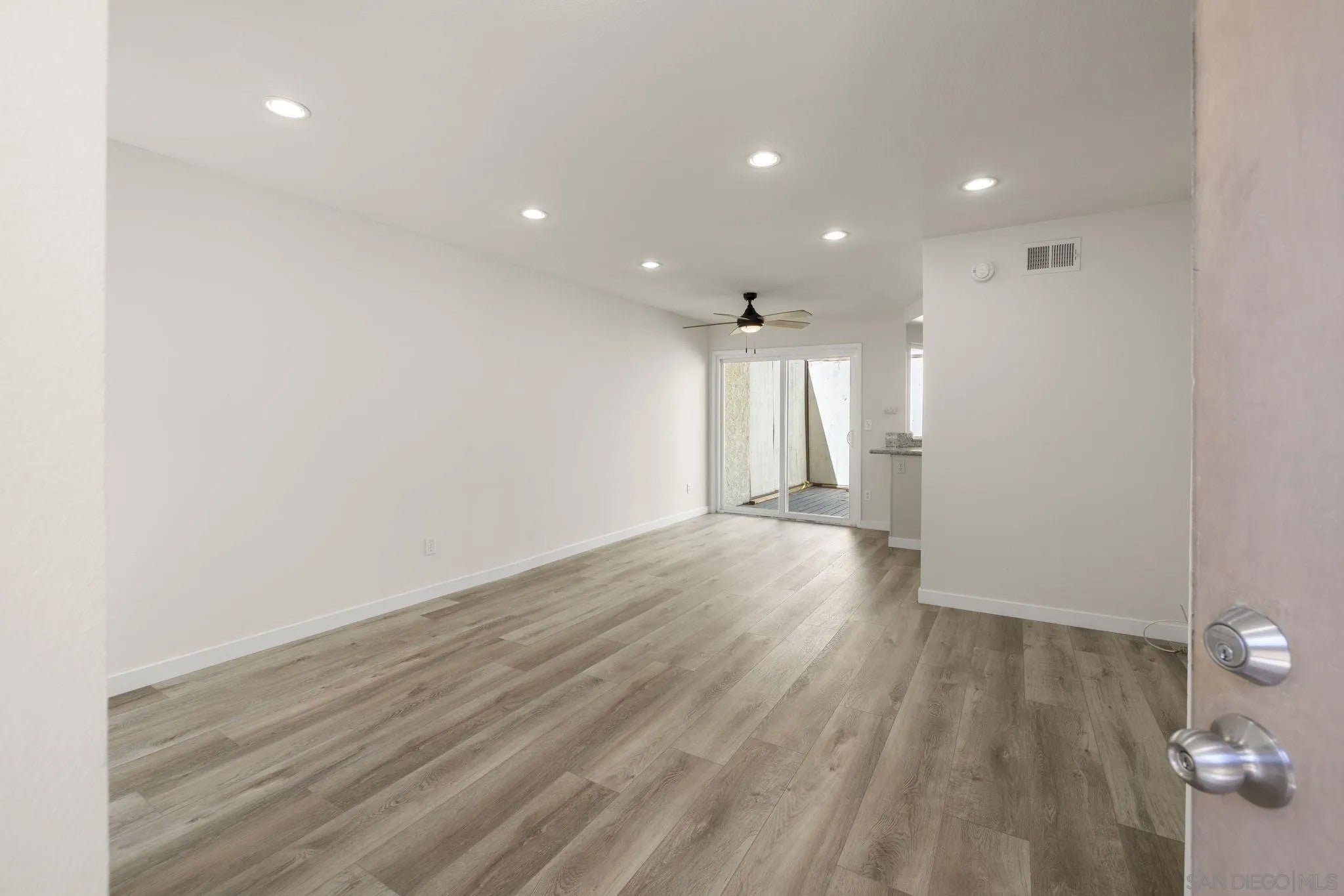 8365 Broadway 22