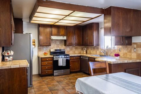 Tiny photo for 18425 Saticoy Street #1, Reseda, CA 91335 (MLS # SR26014895)