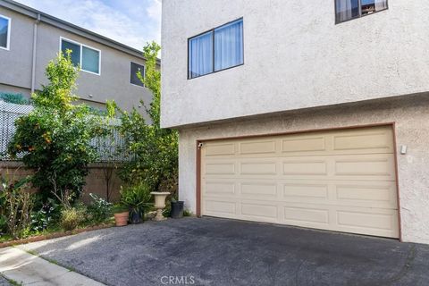 Tiny photo for 18425 Saticoy Street #1, Reseda, CA 91335 (MLS # SR26014895)