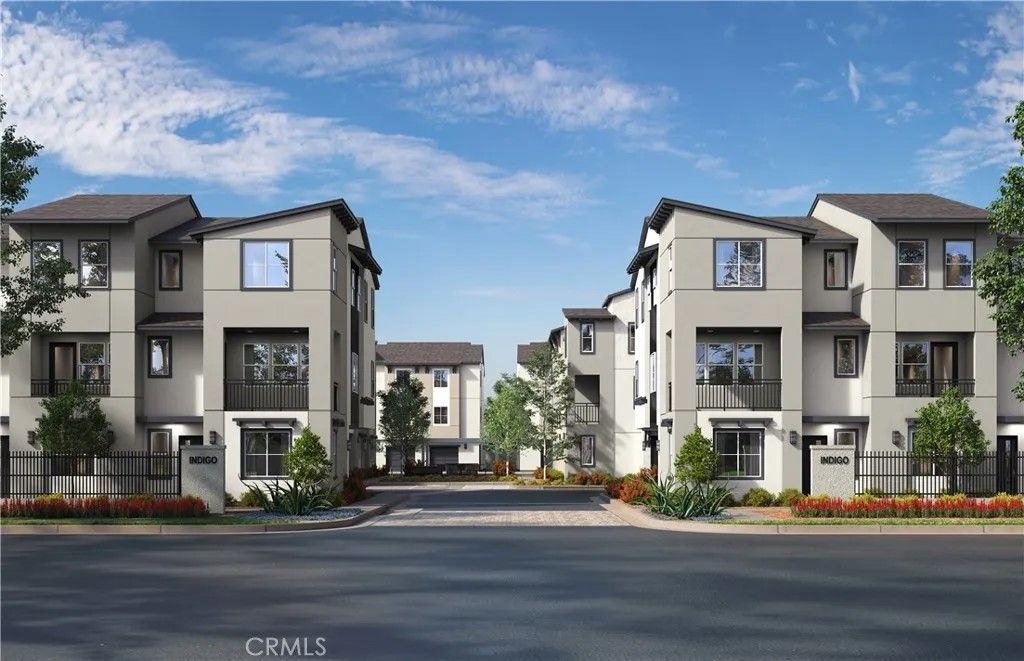 Photo of 12720 Azure Way #27, Hawthorne, CA 90250 (MLS # OC25279718)