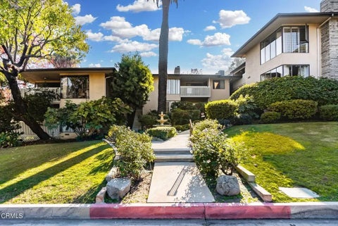 Photo of 945 S Orange Grove Boulevard #E, Pasadena, CA 91105 (MLS # P1-28438)