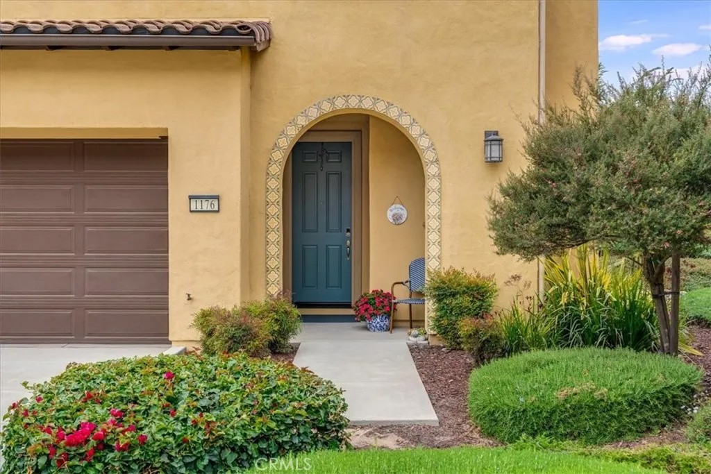 1176 Spring Azure Way