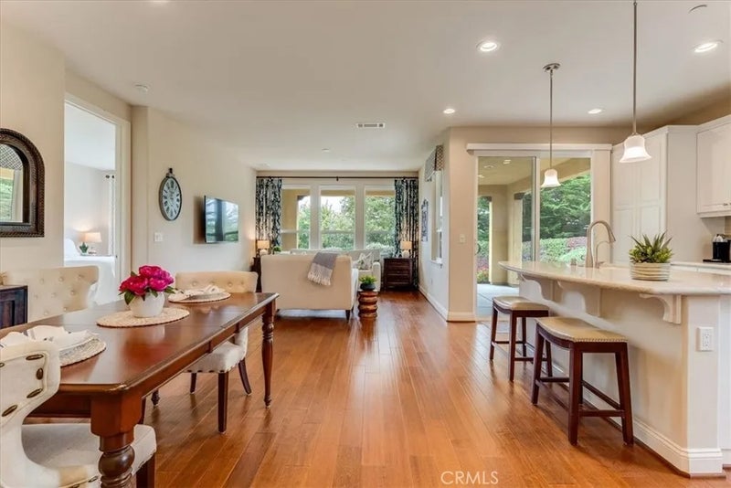 1176 Spring Azure Way