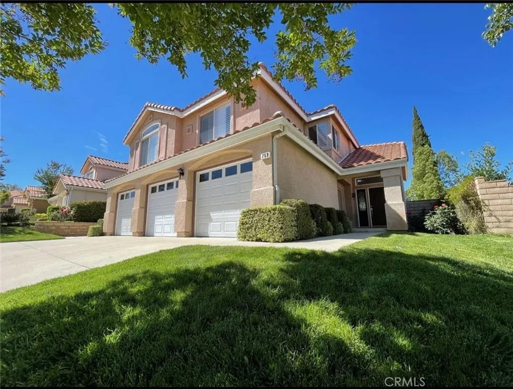 Photo of 759 Cranmont Court, Simi Valley, CA 93065 (MLS # SR26044880)