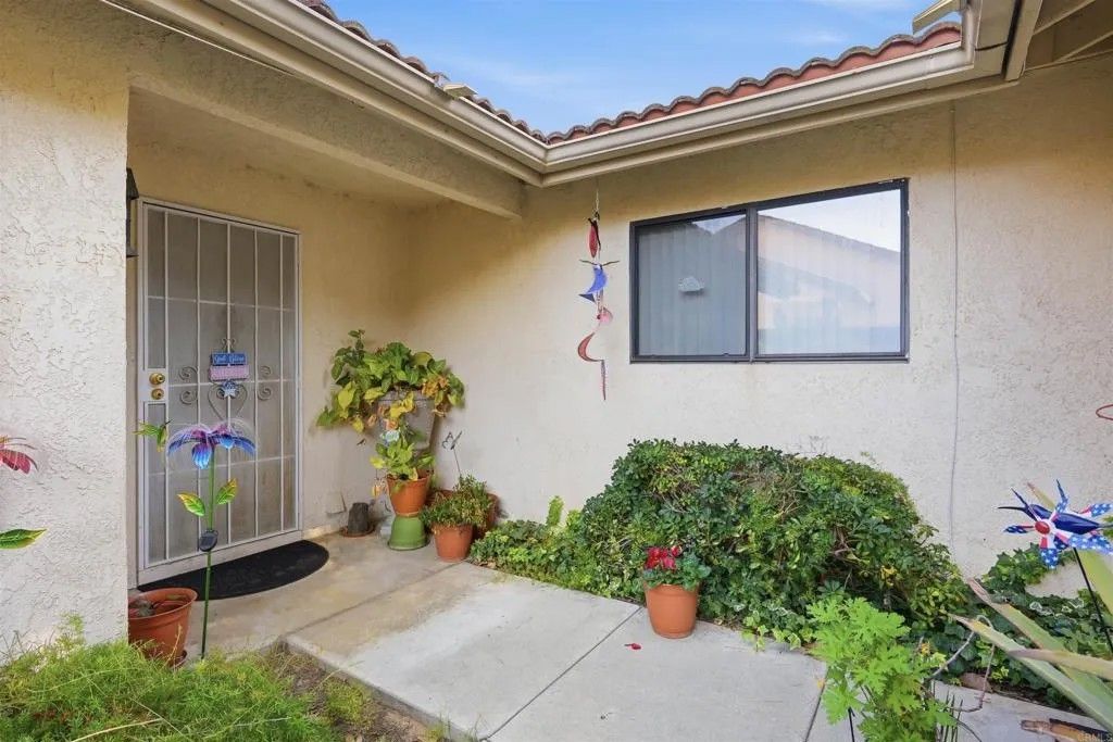 Photo of 4308 Los Padres Dr, Fallbrook, CA 92028 (MLS # NDP2602753)