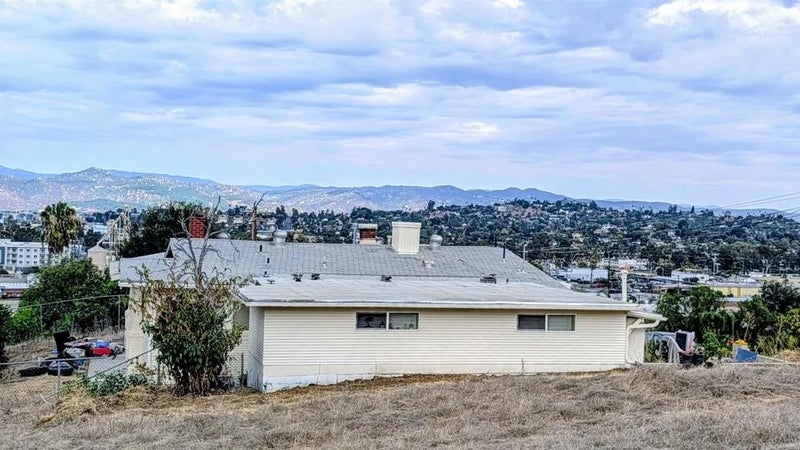 925 Grand Court