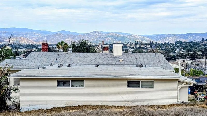 925 Grand Court