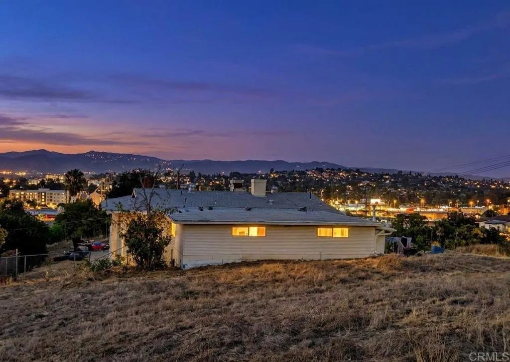 Photo of 925 Grand Court, Escondido, CA 92025 (MLS # NDP2608199)