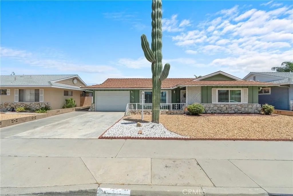 Photo of 1420 W Whittier AVE, Hemet, CA 92543 (MLS # SW26120283)