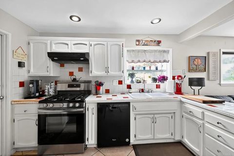 Tiny photo for 817 Avenida Taxco, Vista, CA 92084 (MLS # PTP2507717)
