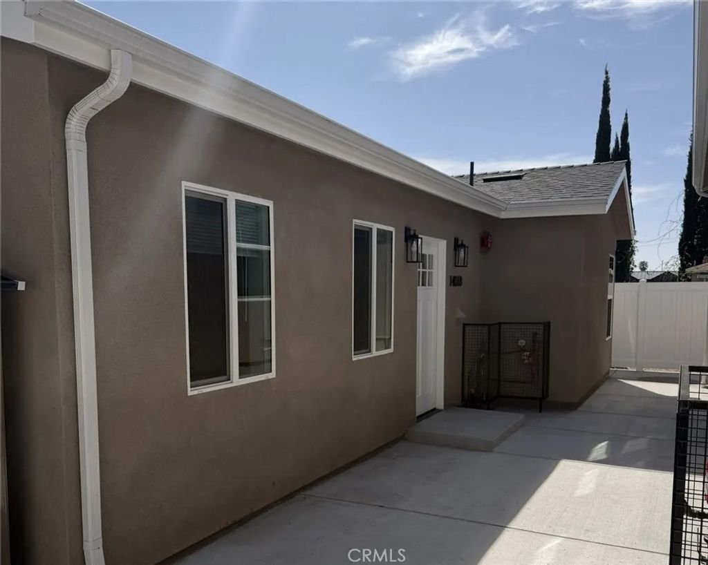 Photo of 14018 Hubbard Street, Sylmar, CA 91342 (MLS # SR26042056)