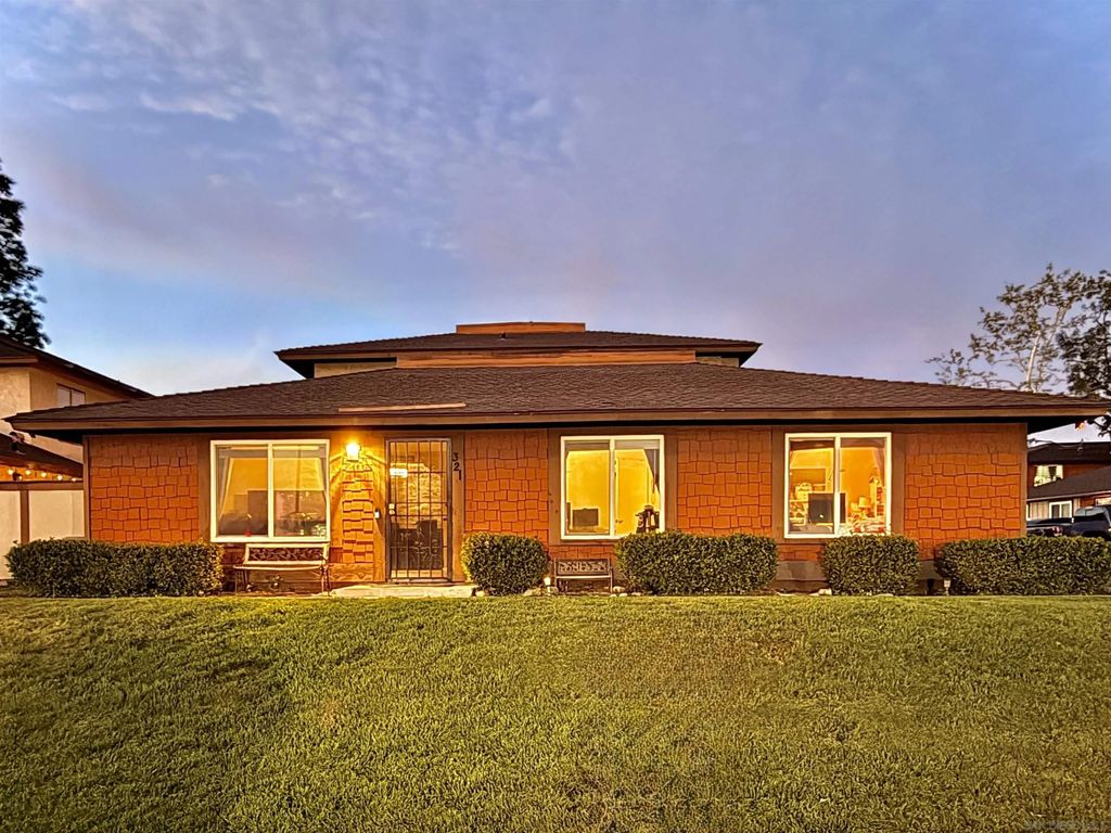 Photo of 321 Sun Ct, El Cajon, CA 92021 (MLS # 260005266)