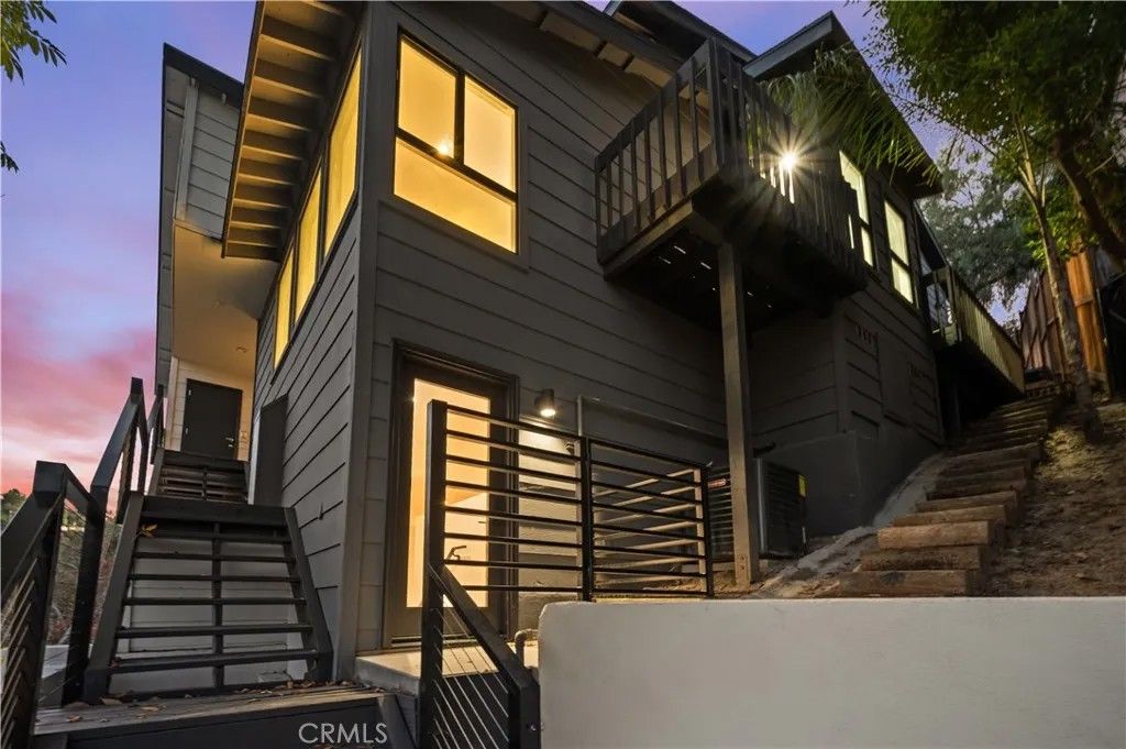 Photo of 3947 Sumac Drive, Sherman Oaks, CA 91403 (MLS # SR26007798)