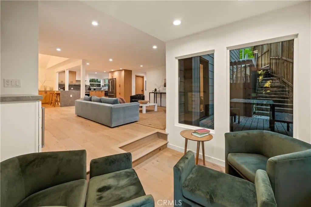 Photo of 3947 Sumac Drive, Sherman Oaks, CA 91403 (MLS # SR26007798)