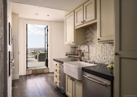 Tiny photo for 702 Ash Street #1400, San Diego, CA 92101 (MLS # 260023477)