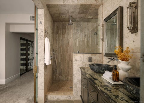 Tiny photo for 702 Ash Street #1400, San Diego, CA 92101 (MLS # 260023477)