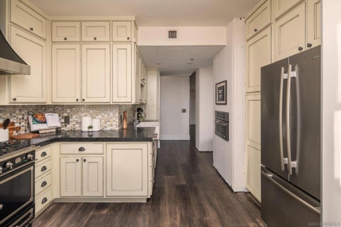 Tiny photo for 702 Ash Street #1400, San Diego, CA 92101 (MLS # 260023477)
