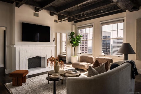 Tiny photo for 702 Ash Street #1400, San Diego, CA 92101 (MLS # 260023477)
