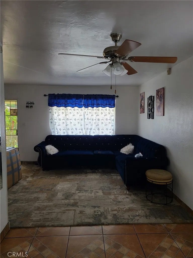 1313 S Broadacres