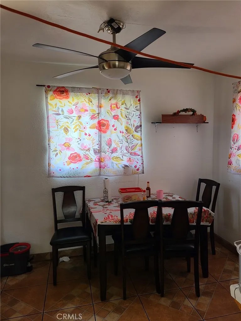 1313 S Broadacres