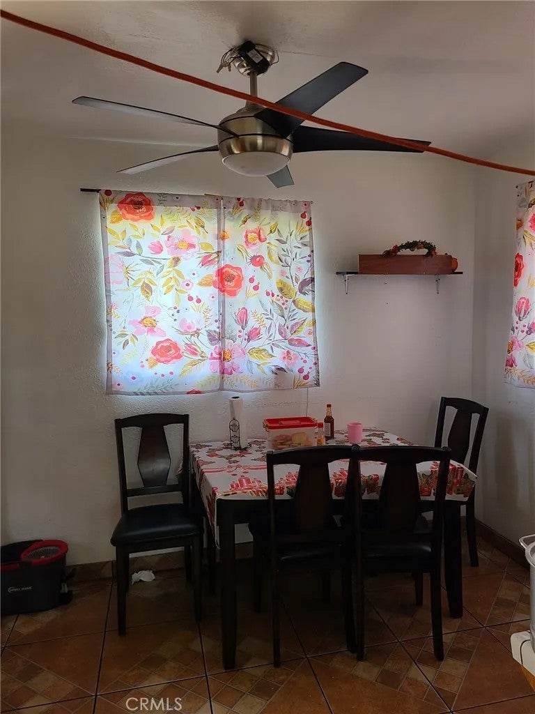 1313 S Broadacres