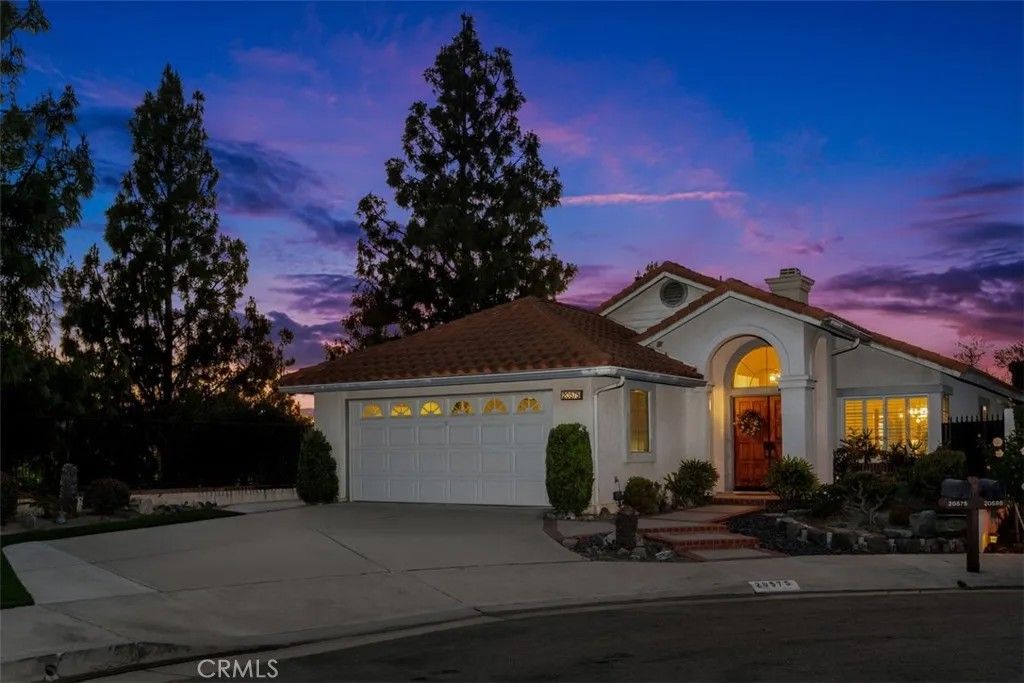 Photo of 20575 Via Veronica, Yorba Linda, CA 92887 (MLS # OC26093868)