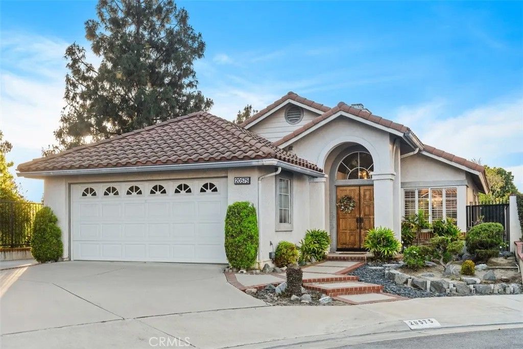 Photo of 20575 Via Veronica, Yorba Linda, CA 92887 (MLS # OC26093868)