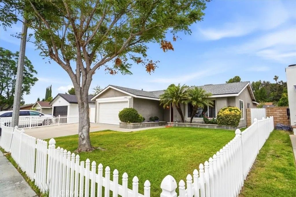 Photo of 27465 Cherry Creek Drive, Valencia, CA 91354 (MLS # SR26090472)