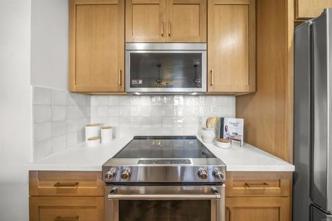 Tiny photo for 2500 Torrey Pines Rd #305, La Jolla, CA 92037 (MLS # PTP2508975)