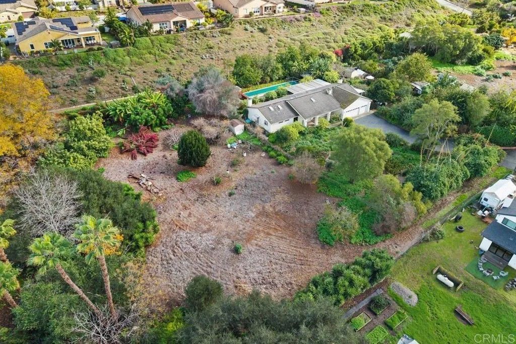 Photo of 2362 Lone Oak Lane, Vista, CA 92084 (MLS # NDP2600204)