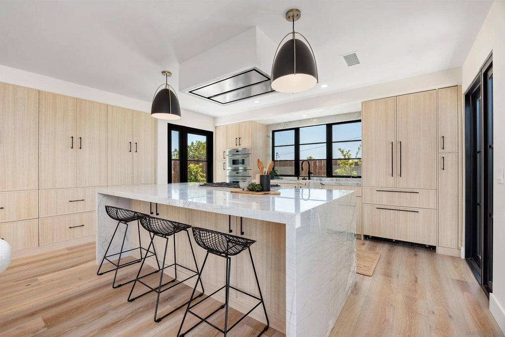 Photo of 227 Hill Dr, Vista, CA 92083 (MLS # 260009760)