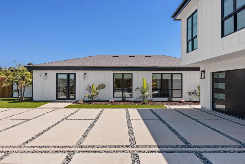 Photo of 227 Hill Dr, Vista, CA 92083 (MLS # 260009760)