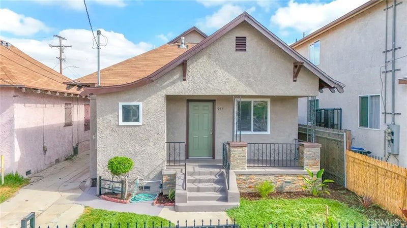 975 E 43rd