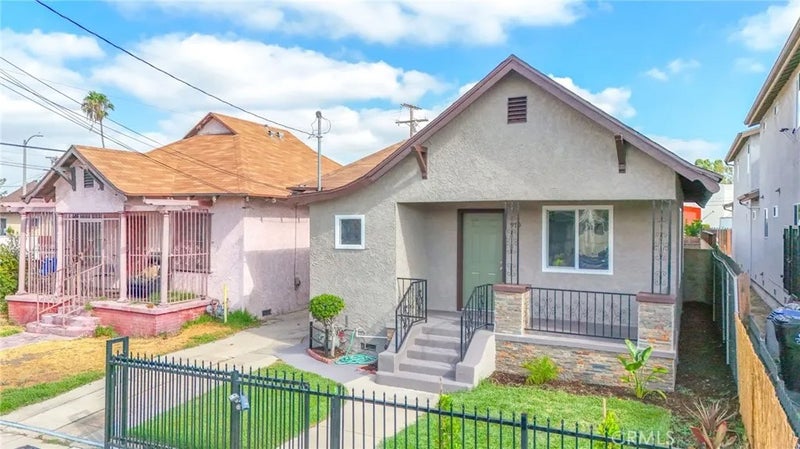975 E 43rd