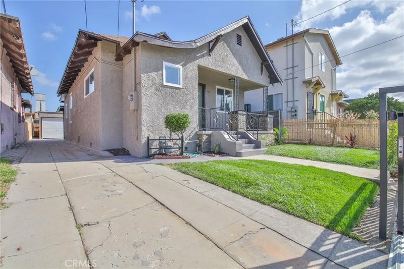 975 E 43rd